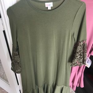 Olive green Maurine with lace sleeves
